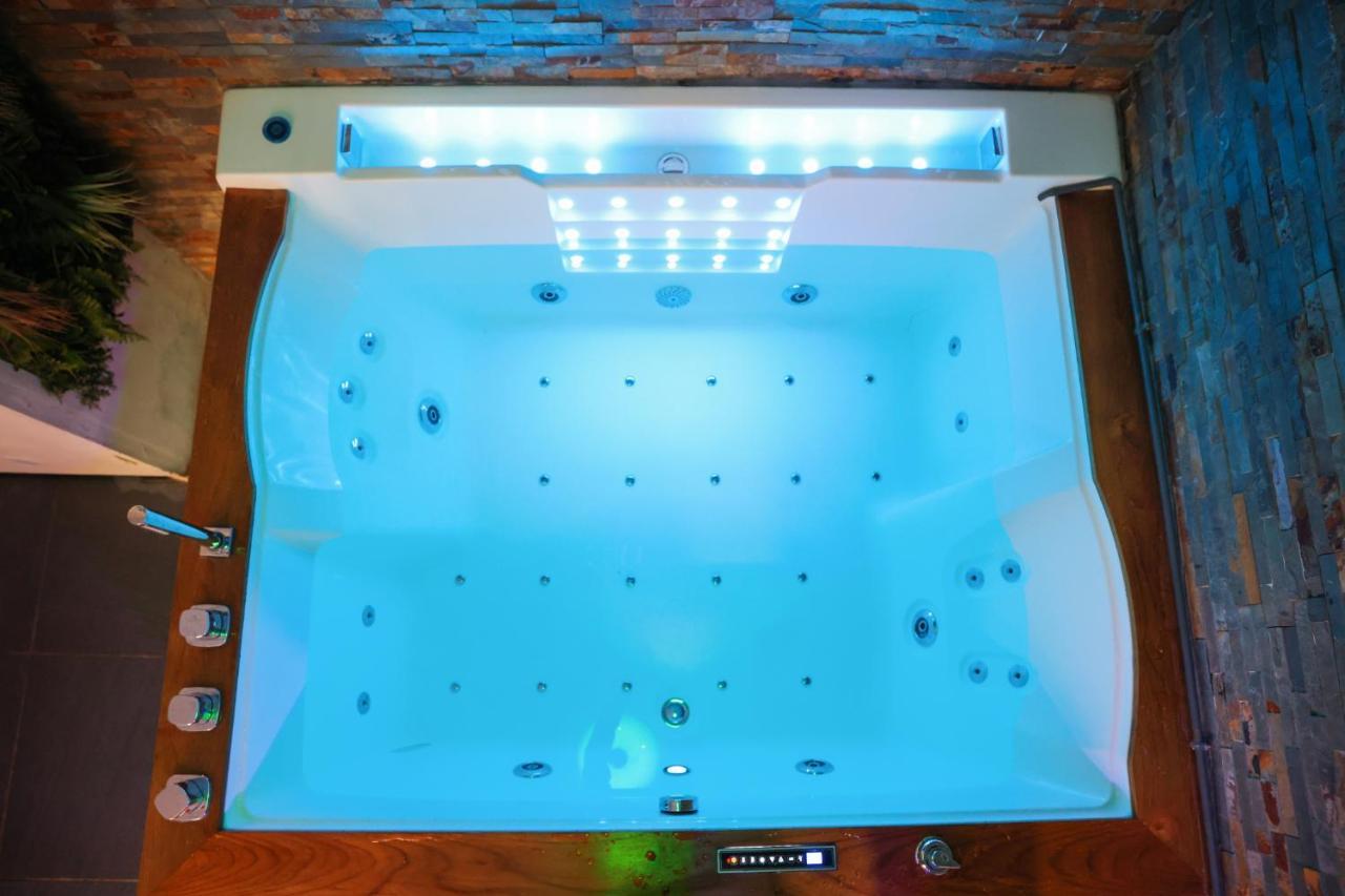 Les Bulles Medievales - Appartement Dedie Au Bien Etre Avec Spa - Netflix Et Wifi - Climatisation Carcassonne Luaran gambar